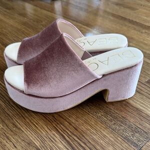 BEACH by Matisse Velvet Platform Sandals - Mauve